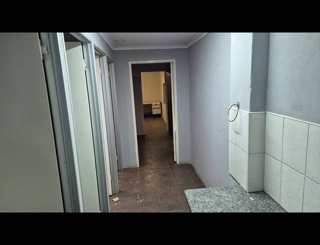 230M² BUSINESS TO LET IN MINNEBRON